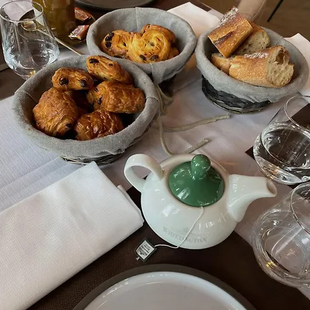 Les Quatre Saisons Hotel 3*