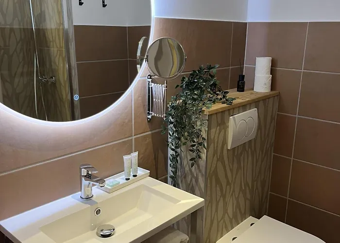 Les Quatre Saisons Hotel 3*